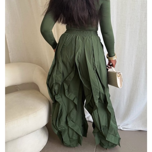 TAUPE Ruffled Pants - Picture 15 of 16